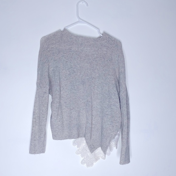 Amarillys grey and white lace sweater. - Picture 3 of 6